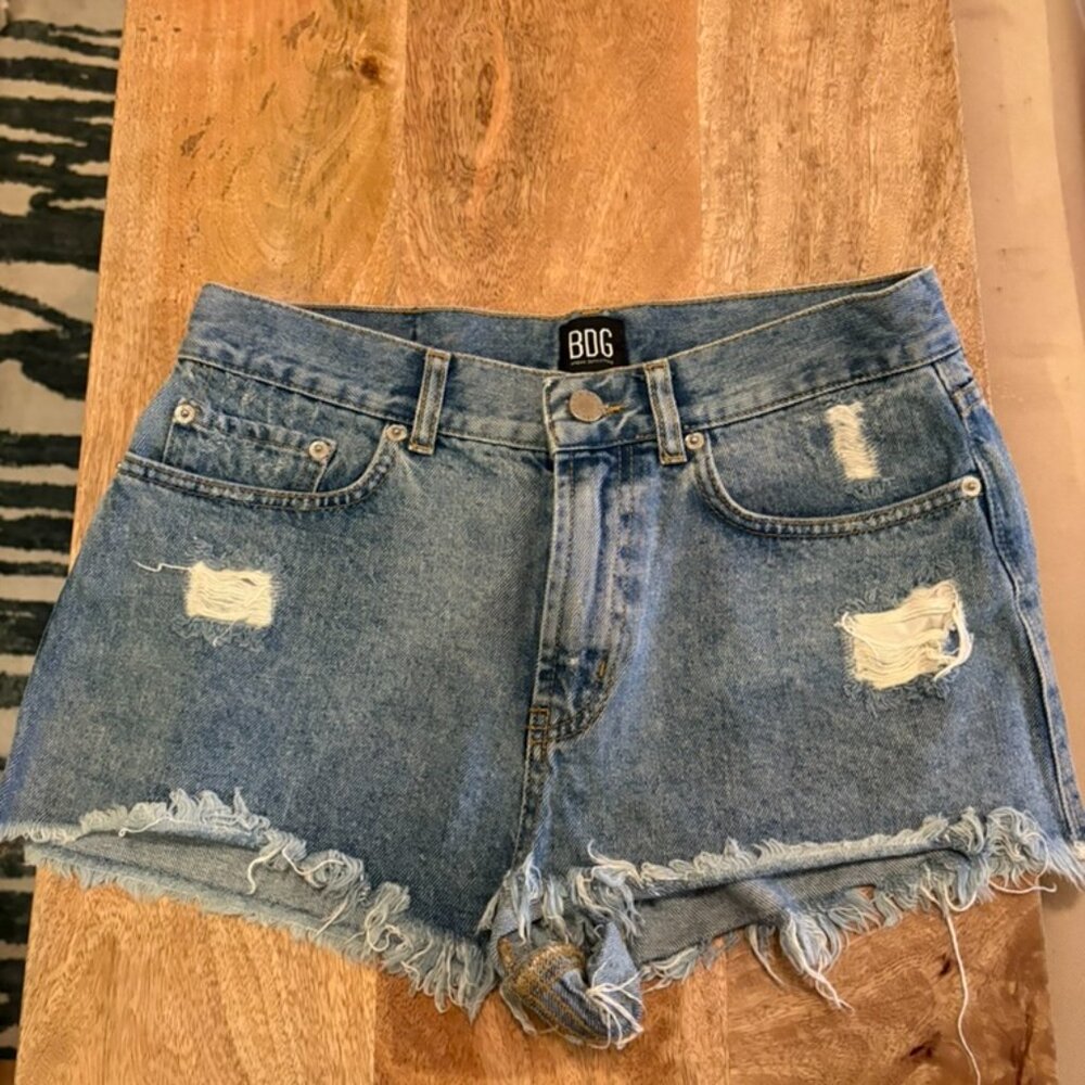 BDG Distressed Denim Shorts size 28